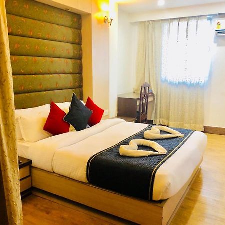 גווהטי Hotel Prag Continental מראה חיצוני תמונה