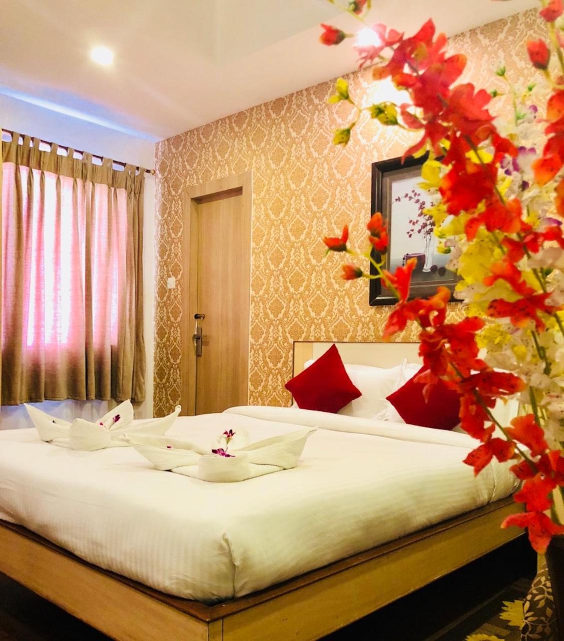 גווהטי Hotel Prag Continental מראה חיצוני תמונה